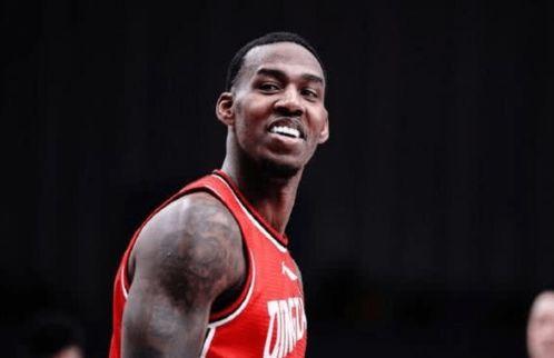 青岛球员爆料最新消息,揭秘球队内幕与转会动态 第2张 青岛球员爆料最新消息,揭秘球队内幕与转会动态 第2张